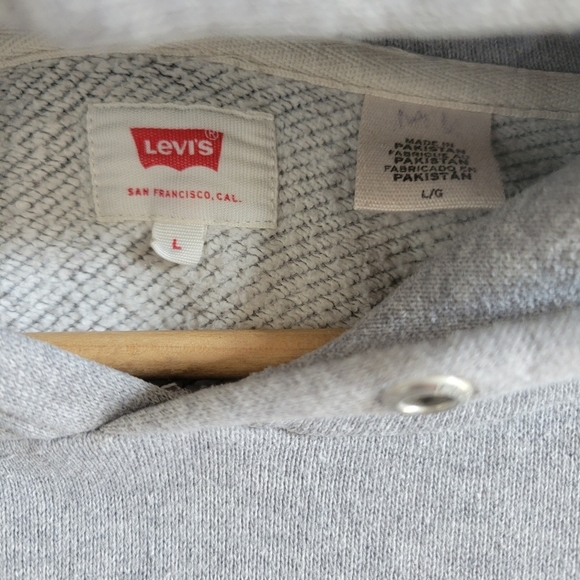 Levi's | Classic Hoodie - Picture 2 of 2